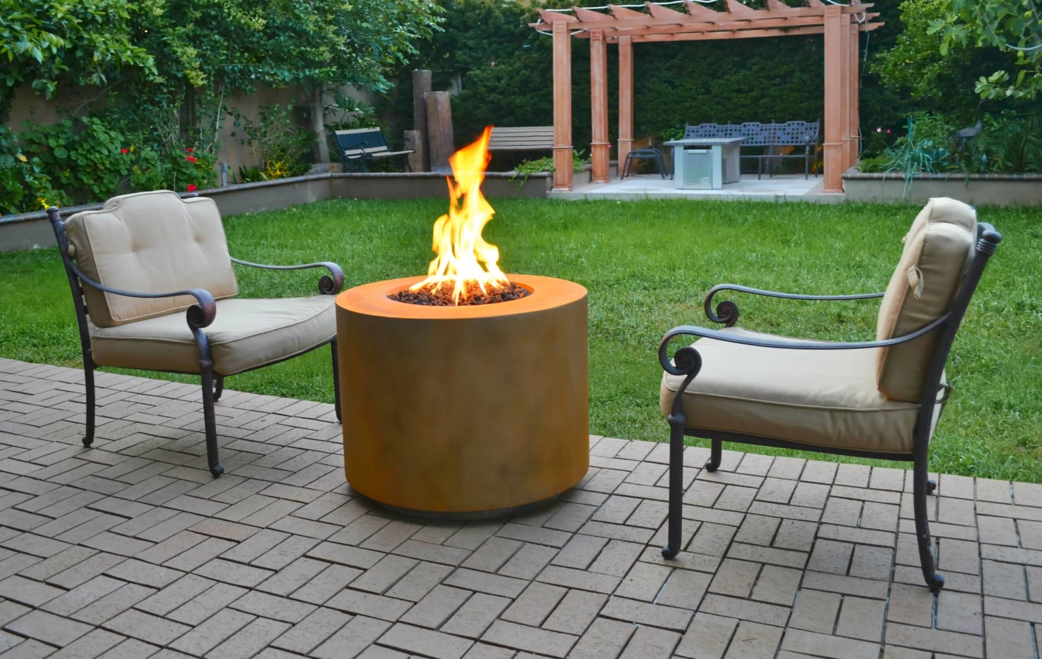 Beverly Cor-Ten Steel Gas Fire Pit- Round (3 Sizes) 4 Beverly Cor-Ten Steel Gas Fire Pit- Round (3 Sizes) - Image 2