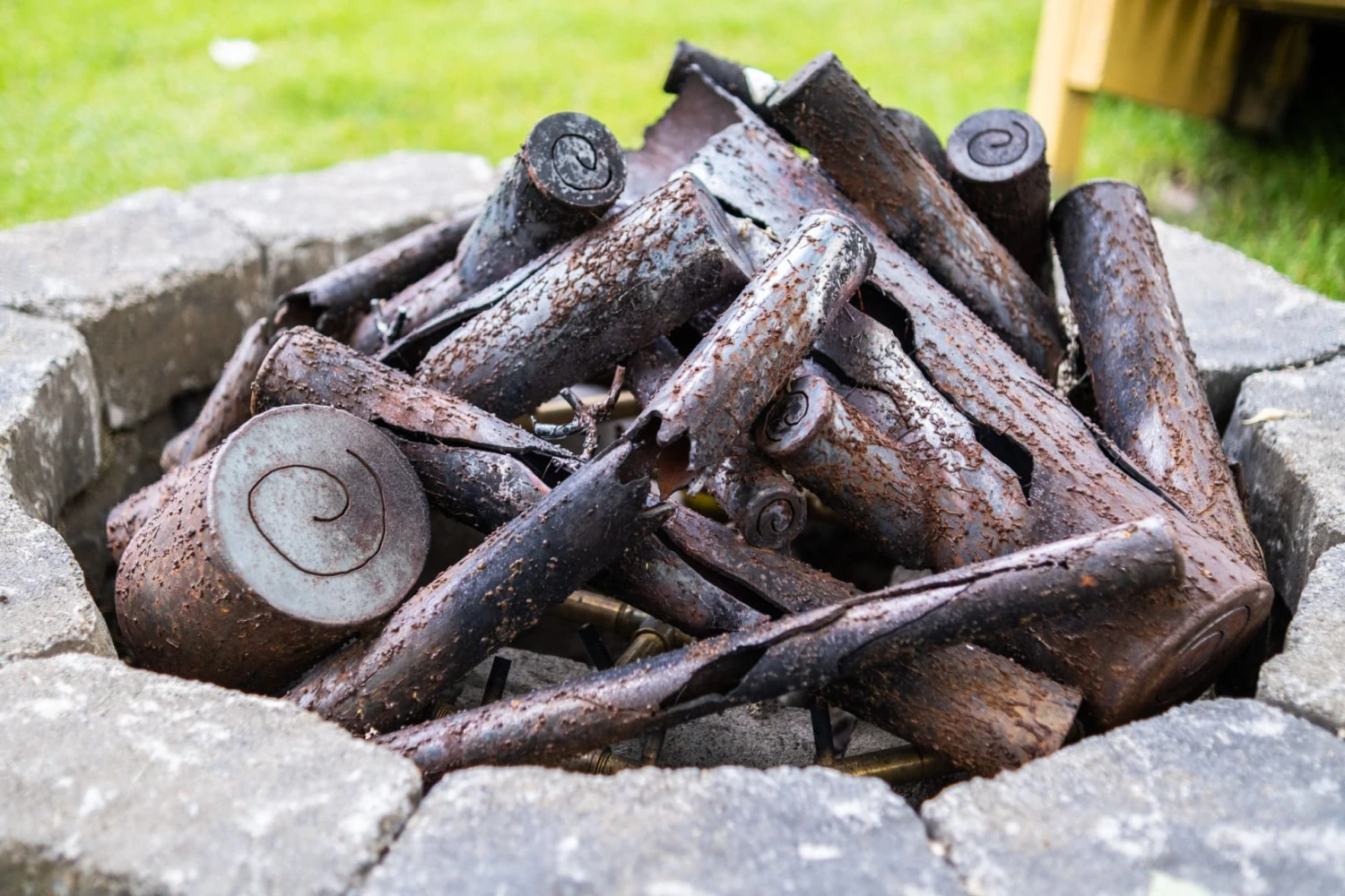 Warming Trends Steel Log Set (4 Sizes) 8 Warming Trends Steel Log Set (4 Sizes) - Image 6