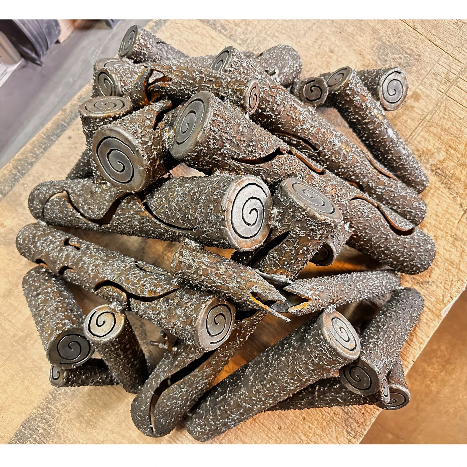 Warming Trends Steel Log Set (4 Sizes) 10 Warming Trends Steel Log Set (4 Sizes) - Image 8